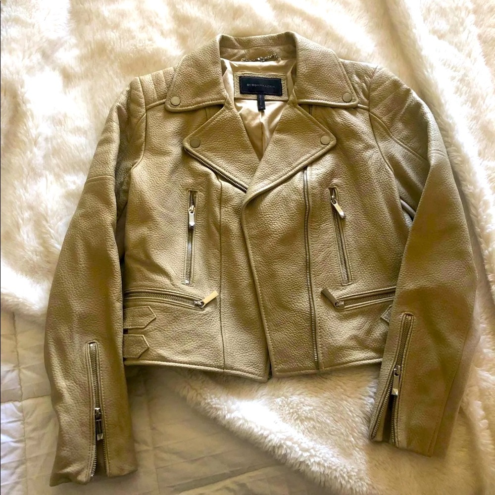 BCBG 100% lamb leather cropped Moto jacket
